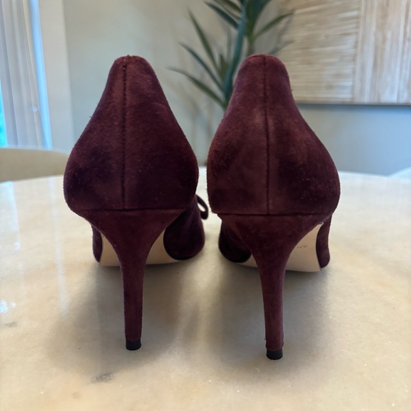 Ann Taylor Suede Bow Heels - 9.5M - Picture 3 of 4